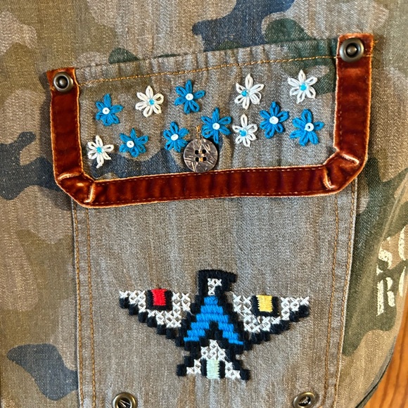 Double D Ranch Camouflage Vest with Colorful Embellishments - Picture 5 of 6